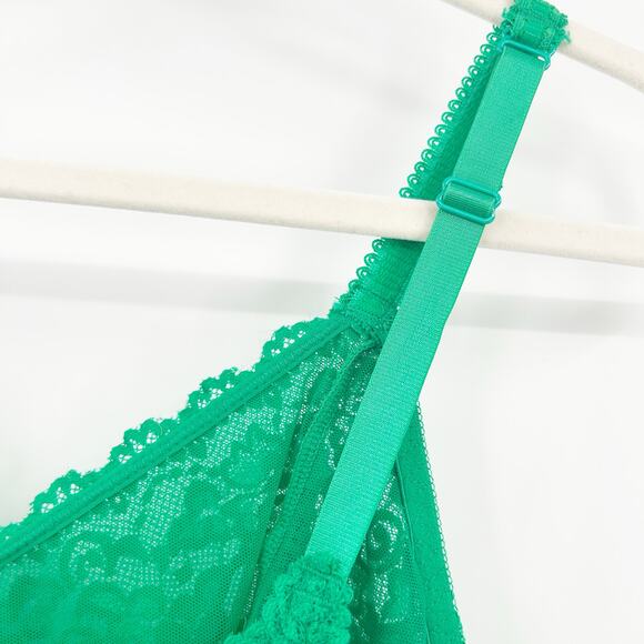 Torrid Womens Y2K Coquette V-Neck Floral‎ Lace Camisole Cami Top Size 2X Green - Picture 5 of 7